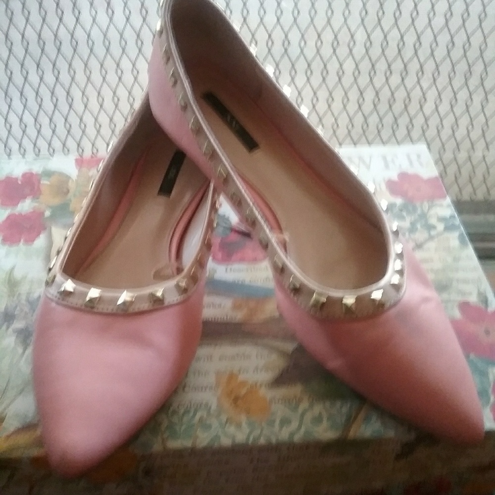Gorgeous flats